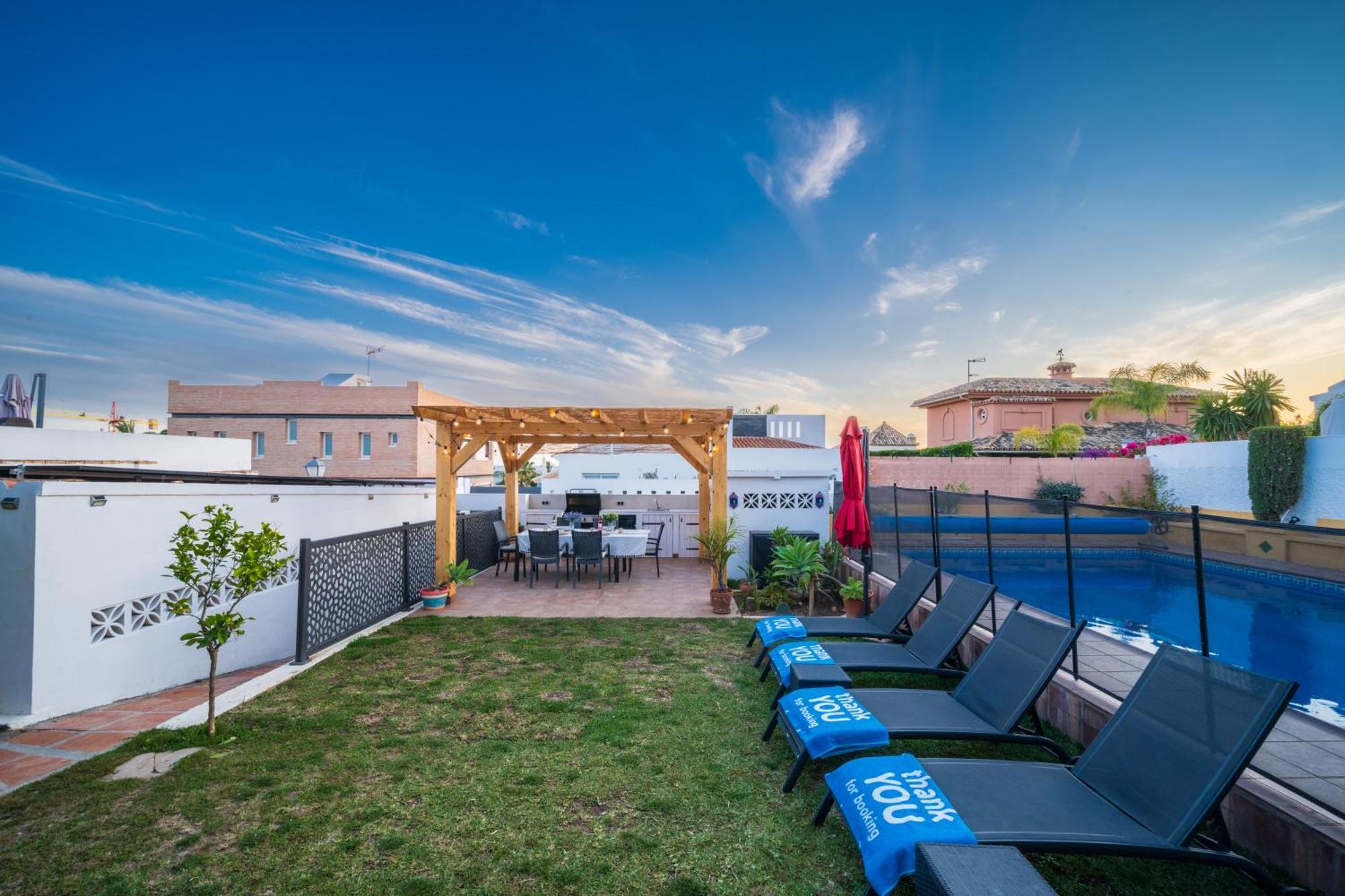Typical Beach House Las Chapas Playa With Heated Pool Marbella Exterior foto